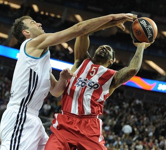 日职联战报：两队屡失良机，东京绿茵0-0福冈黄蜂（日职联赛况：东京绿茵与福冈黄蜂互交白卷，两队错失良机不断）