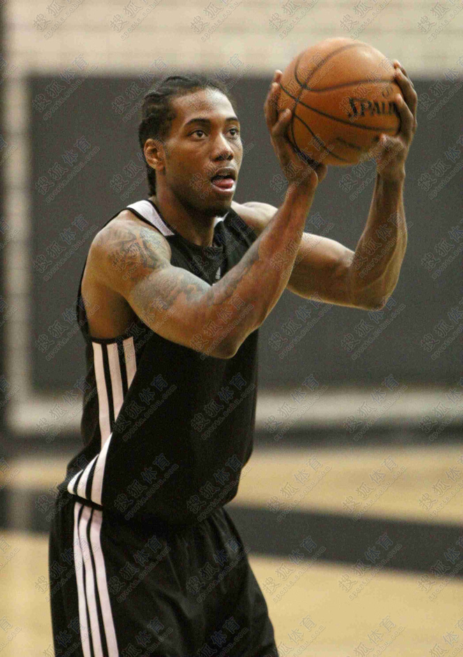 阿劳霍在家中举办了一次球队聚餐，佩德里、加维等人现身（阿劳霍家中组织球队聚餐，佩德里、加维等到场）