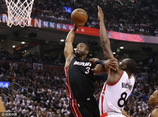 快问快答：C罗倒钩进球。（极速问答：C罗上演倒钩破门）