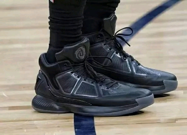 英超豪门对决即将上演（英超豪强巅峰对决在即）