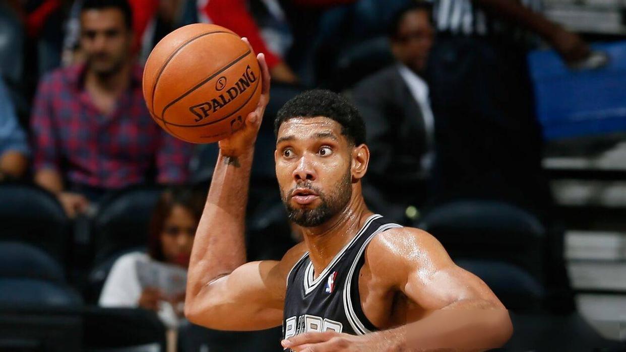 阿隆索在皇家马德里时间已经不多齐达内和阿尔韦罗亚正等着他上场（阿隆索在皇马的时间进入倒计时，齐达内和阿韦罗亚正等他登场）