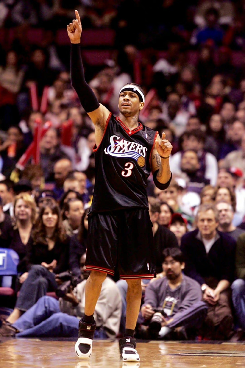 世体：赫拉德-马丁因身体不适缺席今日训练，预计周六回归（世体：赫拉德-马丁今日因不适缺席训练，周六有望归队）