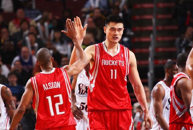 德保罗夺得职业生涯首个联赛冠军，此前已拿下世界杯+美洲杯（德保罗职业生涯首次问鼎联赛，此前已加冕世界杯与美洲杯）