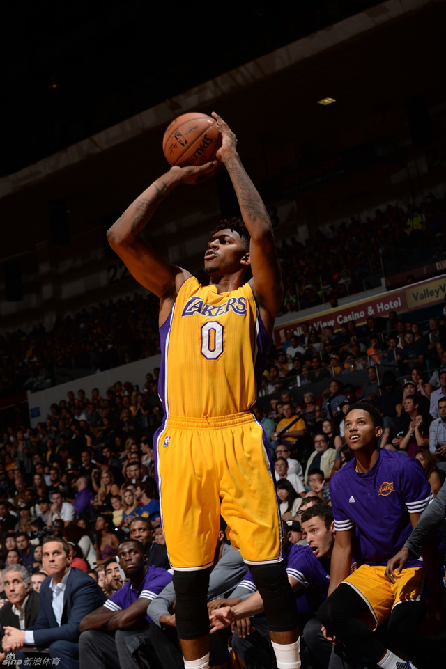 队报评法国vs阿塞拜疆：古斯托最佳，多人7分（《队报》评法阿之战：古斯托当选最佳，多人获评7分）