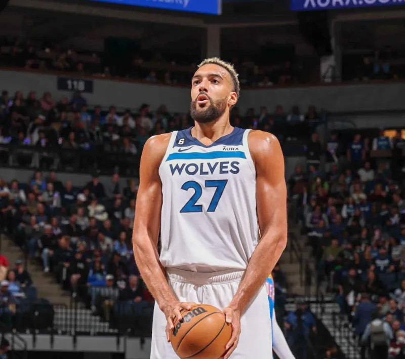 玉昆外援奥斯卡在老家开车时车辆突然起火，好在人没事（玉昆外援奥斯卡在老家驾车时突遇车辆起火，所幸人平安无恙）